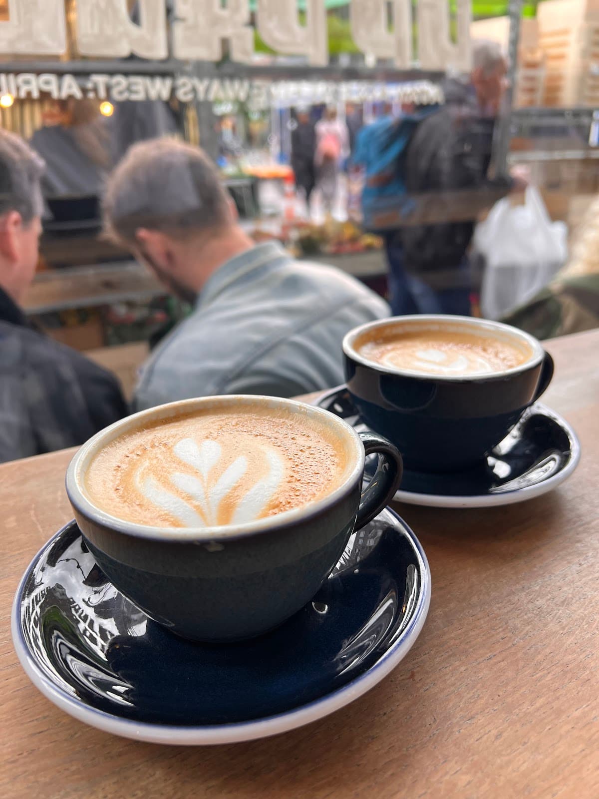 Five Ways Coffee Roasters (Kinkerstraat) — character detail
