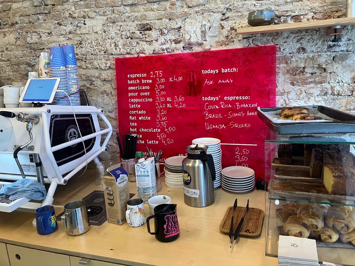 Rum Baba Coffeeroasters (Elandsgracht) — character detail