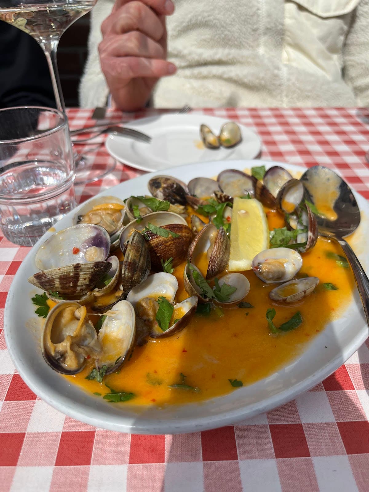 Café Parlotte — character detail