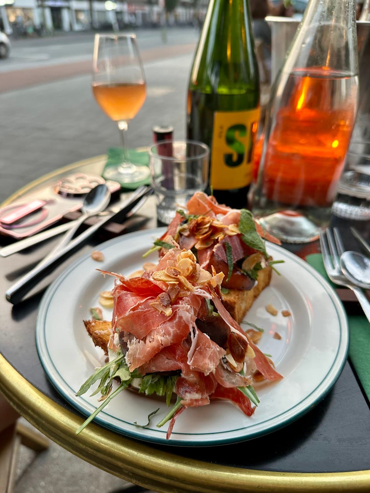 De Nada — detail